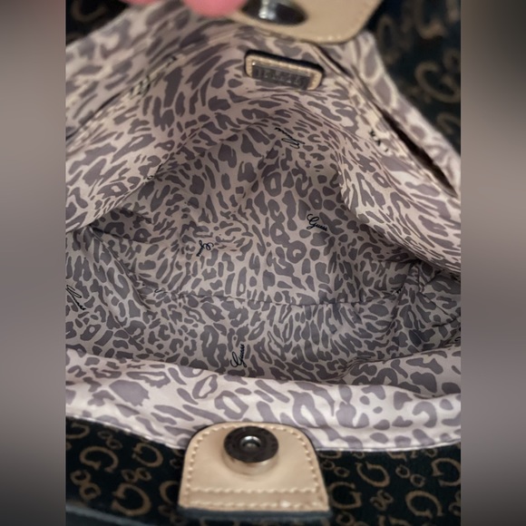 Guess Handbag - Picture 5 of 12